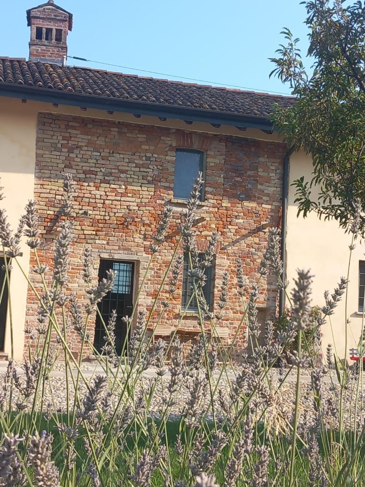 Gasthaus Agriturismo Cascina Pezzolo Lodi Exterior foto