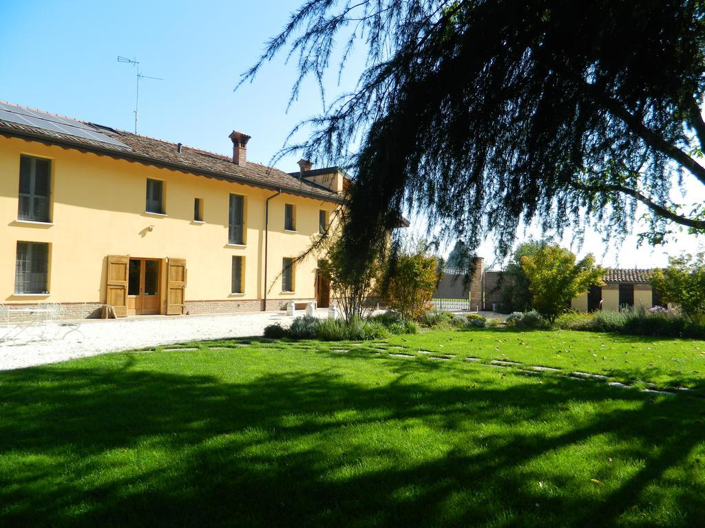 Gasthaus Agriturismo Cascina Pezzolo Lodi Exterior foto