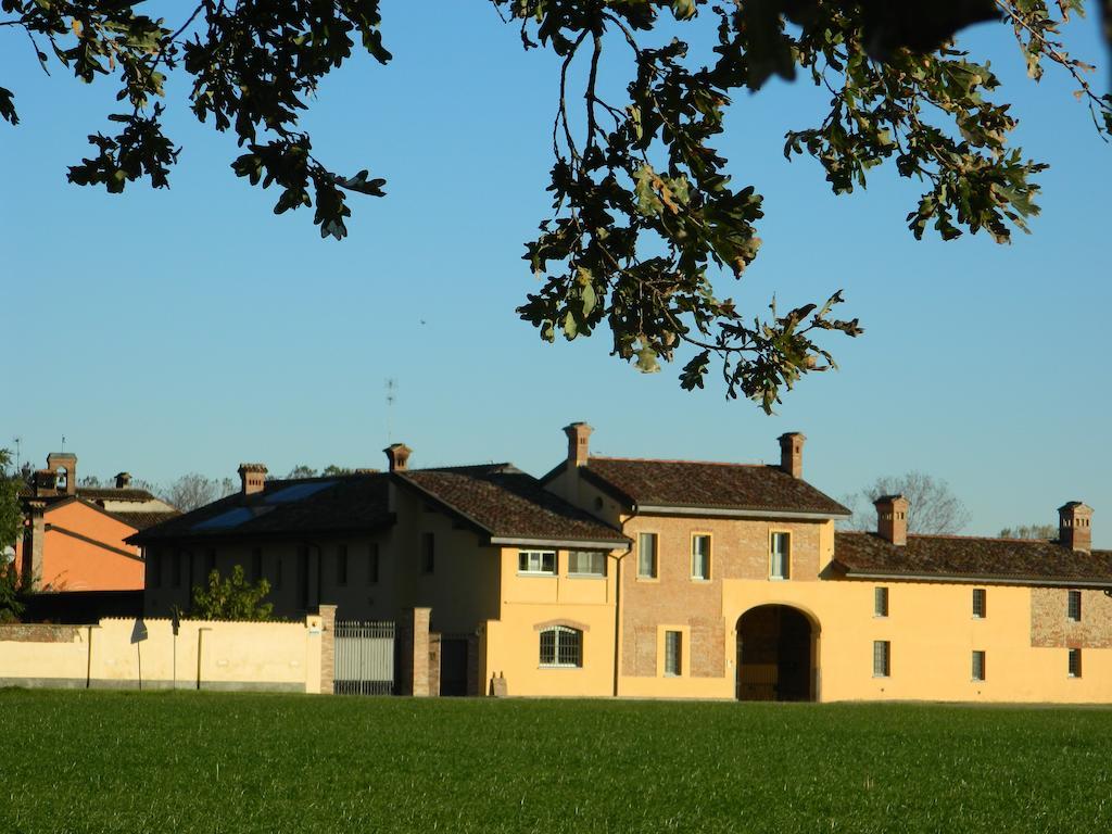 Gasthaus Agriturismo Cascina Pezzolo Lodi Exterior foto